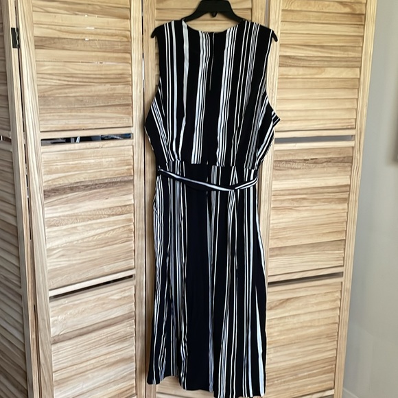 Beautiful striped wide leg capri jumpsuit - Picture 5 of 6